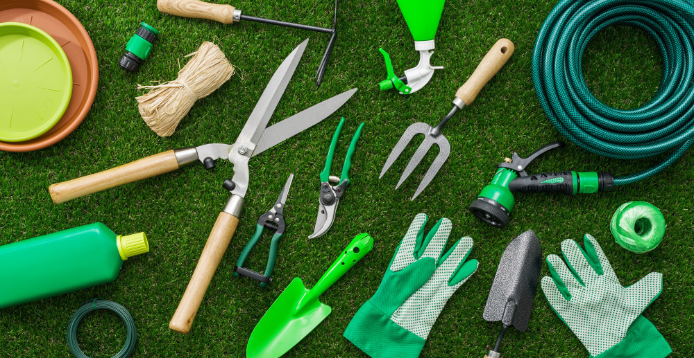 How to Protect Your Skin While Gardening- Tools For Gardening-01